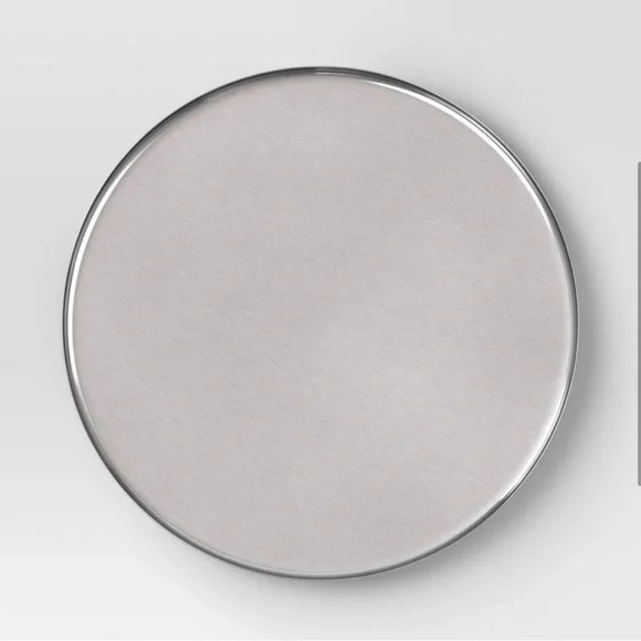 Threshold Sleek Round Tray Aluminum Silver Luxury Charging Plate NWT - Picture 3 of 3